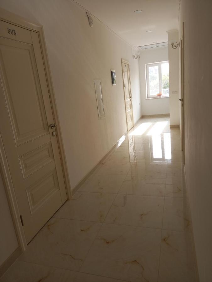 Готель River House Umanʼ Eksteriør bilde