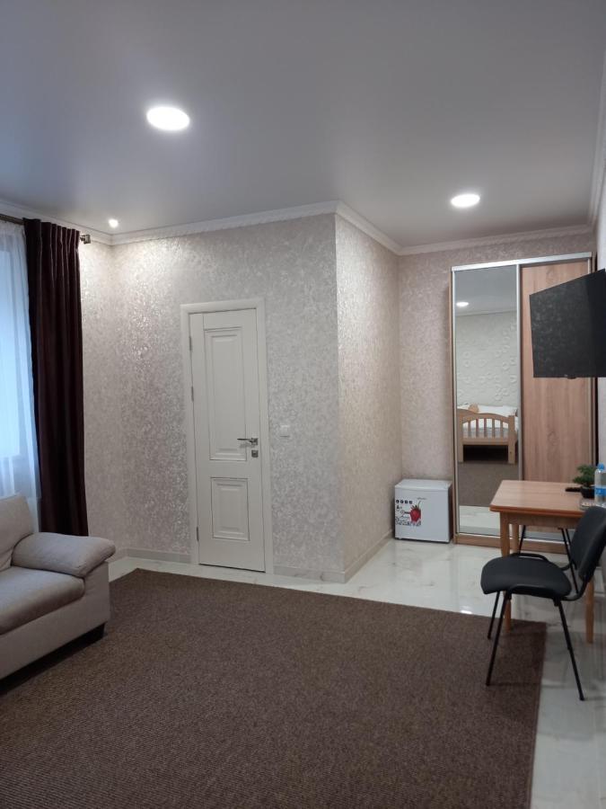 Готель River House Umanʼ Eksteriør bilde