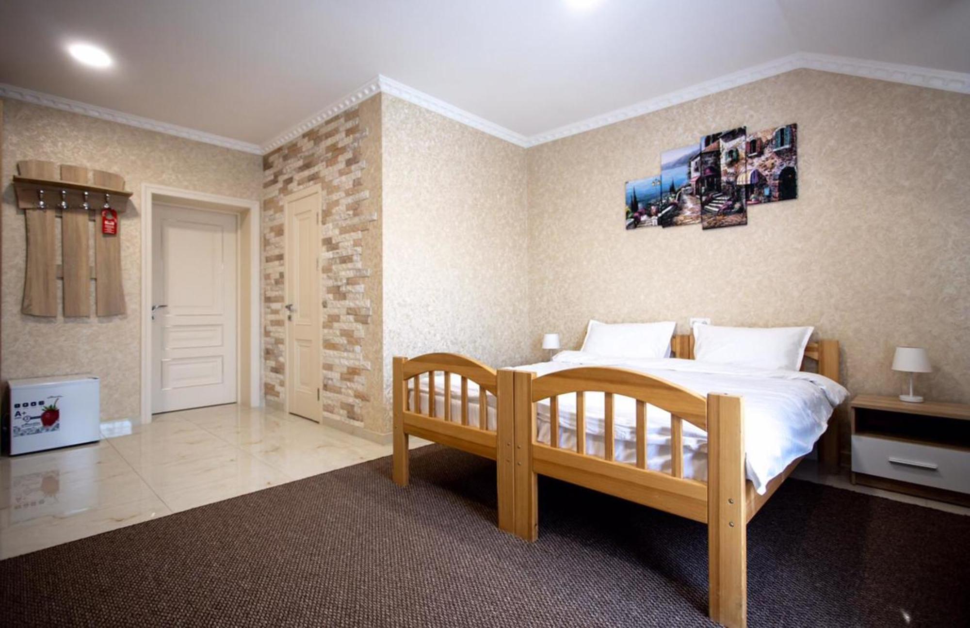 Готель River House Umanʼ Eksteriør bilde