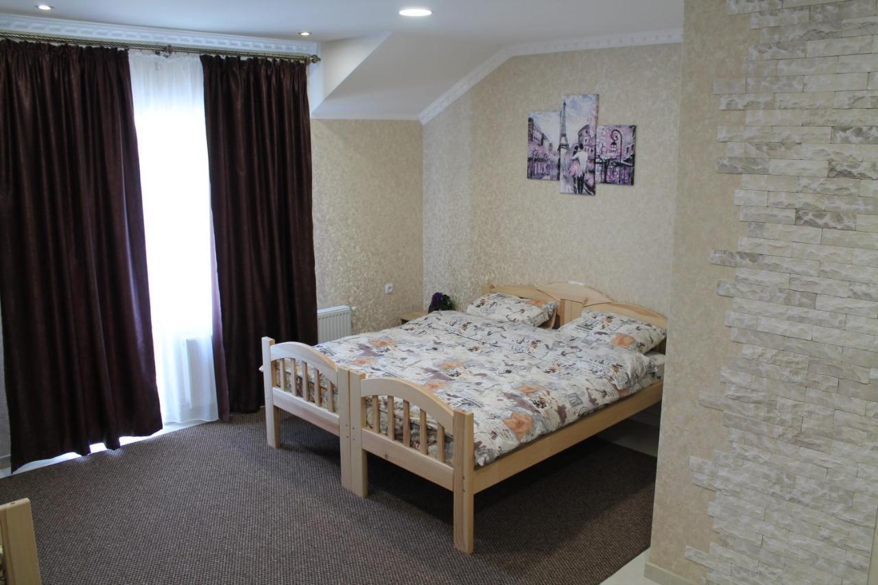 Готель River House Umanʼ Eksteriør bilde